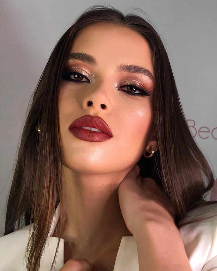 Combine com Neutros: Destaque Máximo para Seus Lábios - inspiração 2