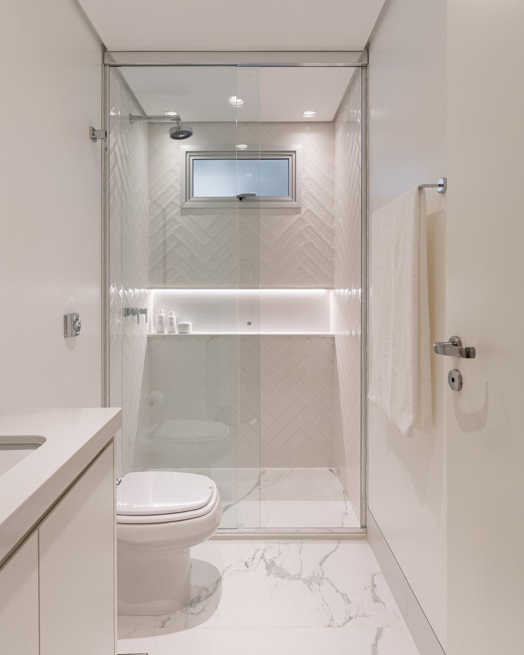 Box de Correr: A Solução Inteligente para Banheiros Compactos - inspiração 1