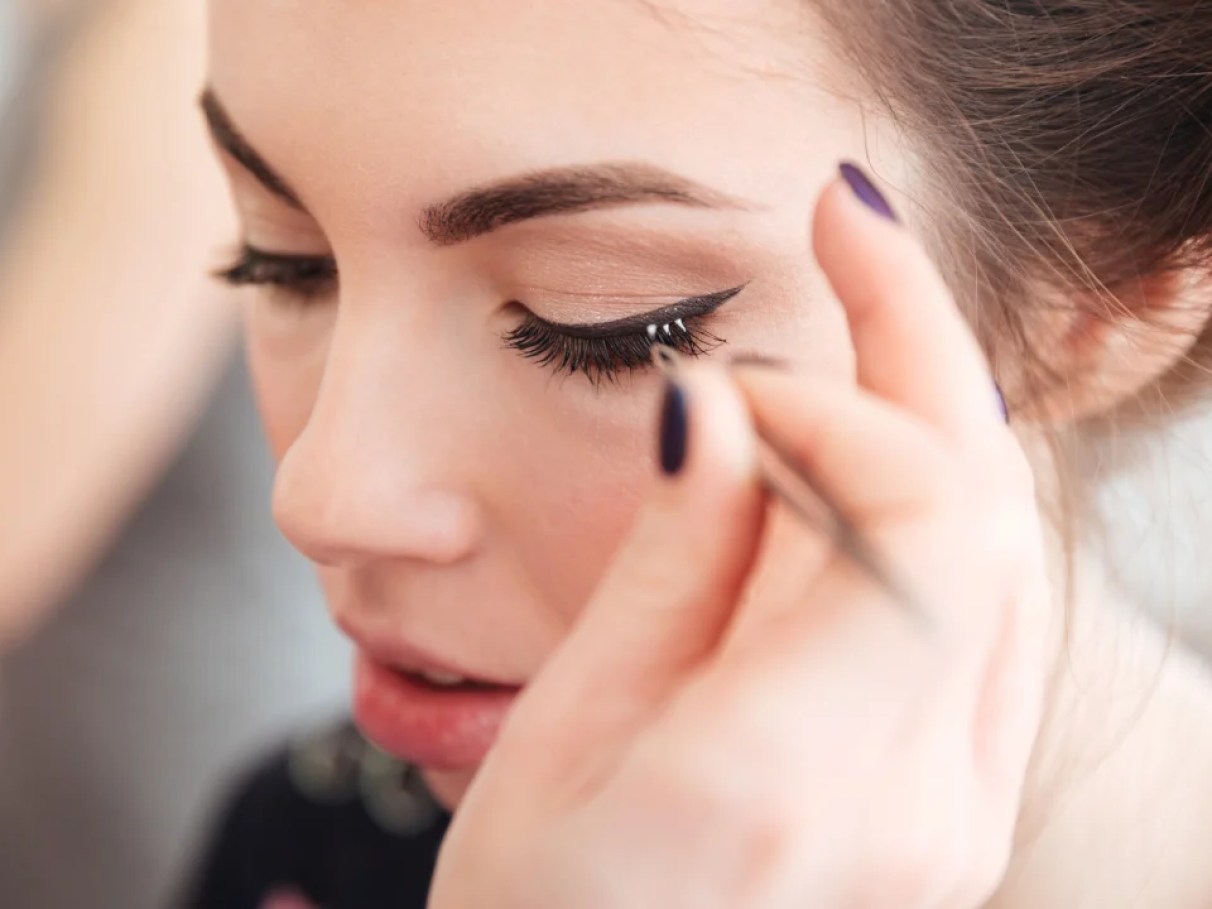 Cílios com Strass ou Glitter: Para Brilhar em Ocasiões Especiais - inspiração 2