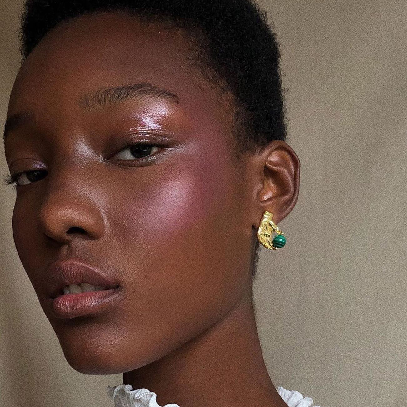 Blush para Pele Clara: Ilumine com Suavidade - inspiração 3