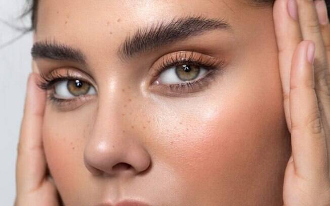 A Cor Ideal: Como Encontrar o Tom Perfeito para sua Sobrancelha - inspiração 2