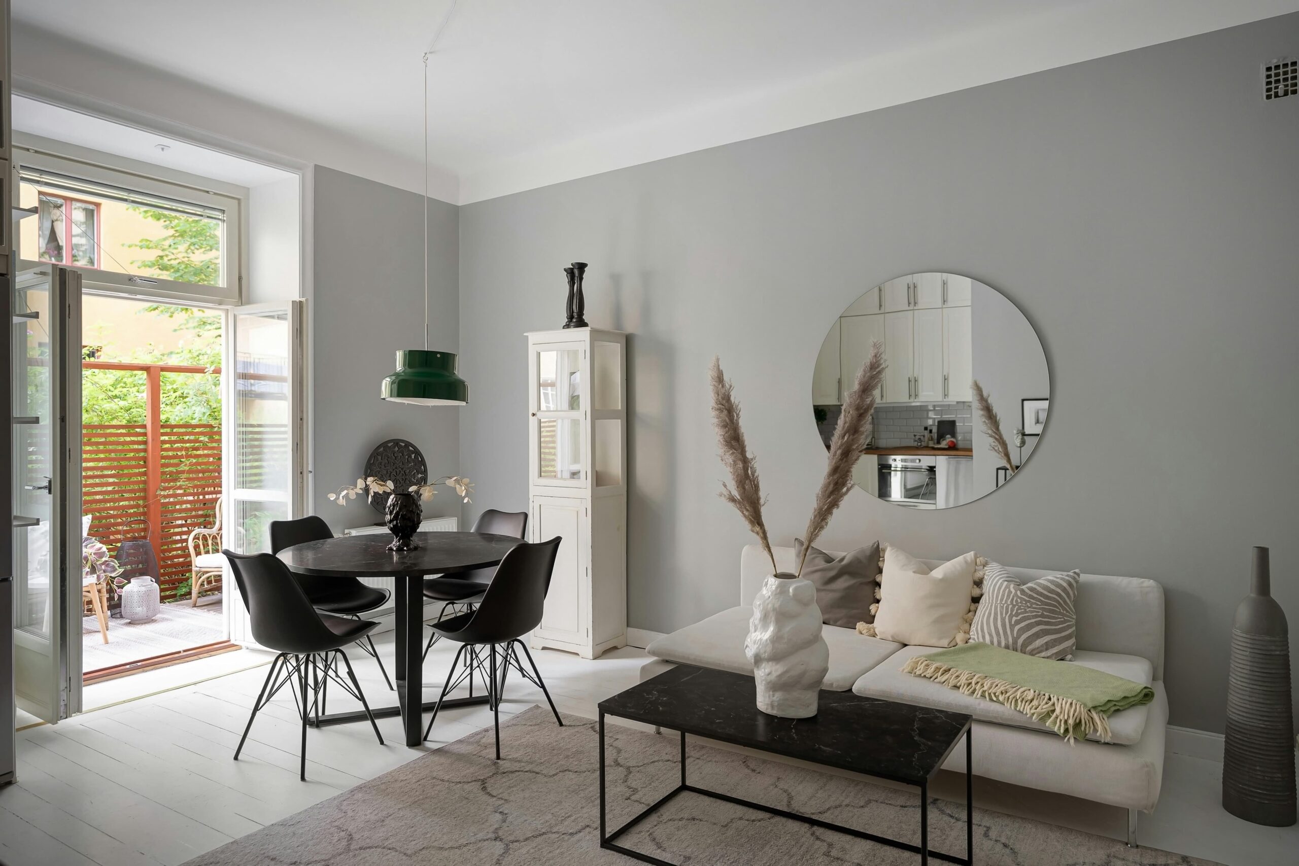 Iluminação Integrada: Espelhos com LED para Economizar Espaço - inspiração 1