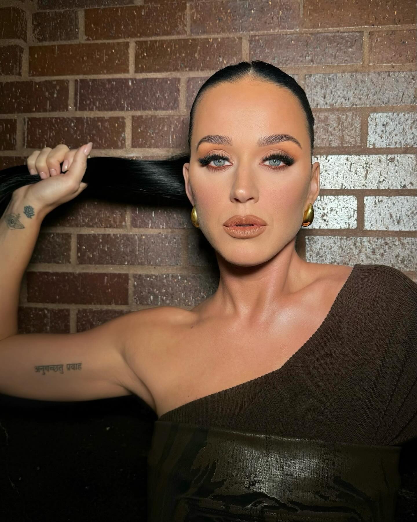 Contorno em Bastão com Iluminador: Dupla Perfeita para Contornar e Iluminar - inspiração 3