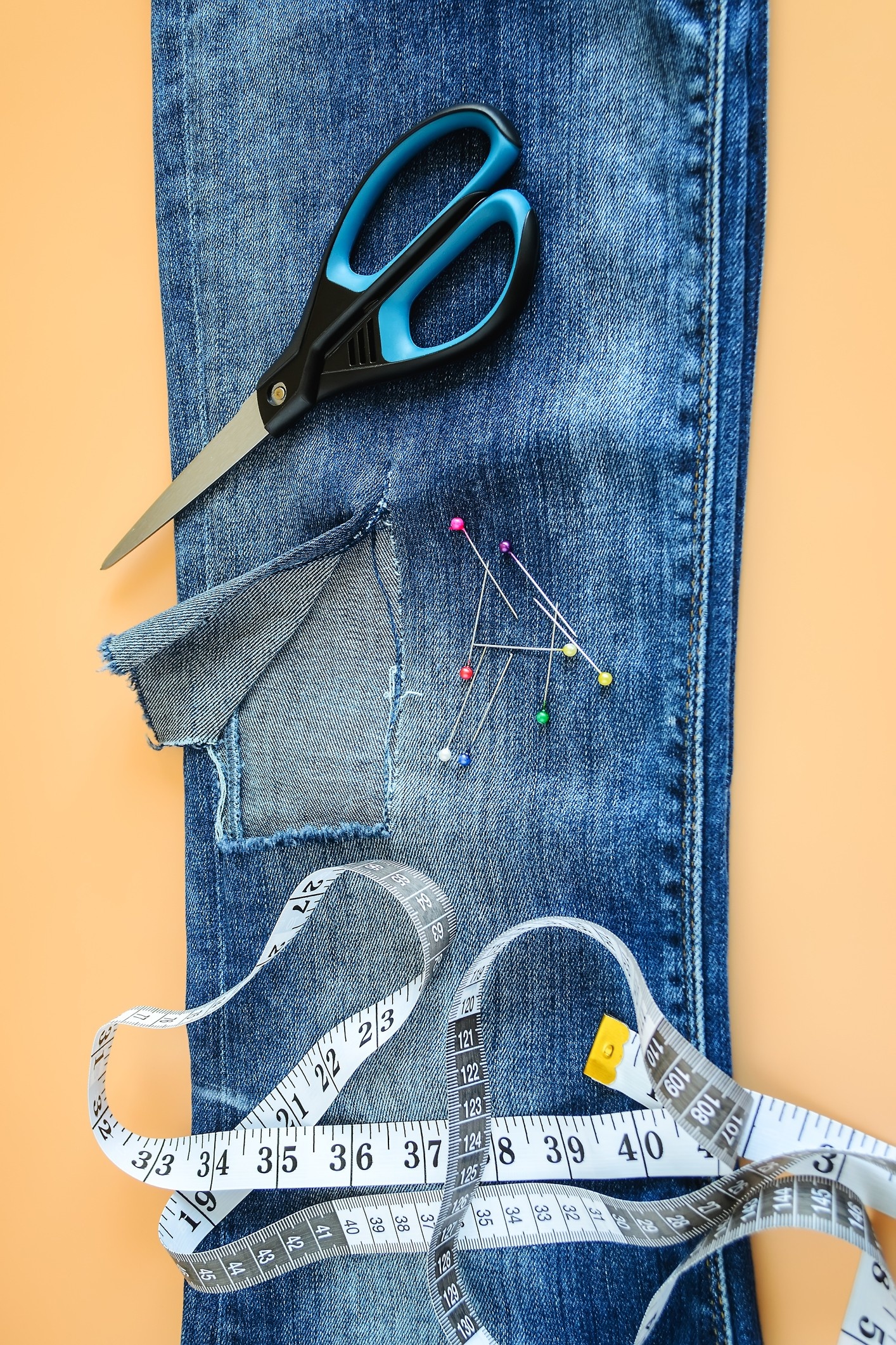 Upcycling Jeans: Transforme Calças Velhas em Peças Incríveis - inspiração 2