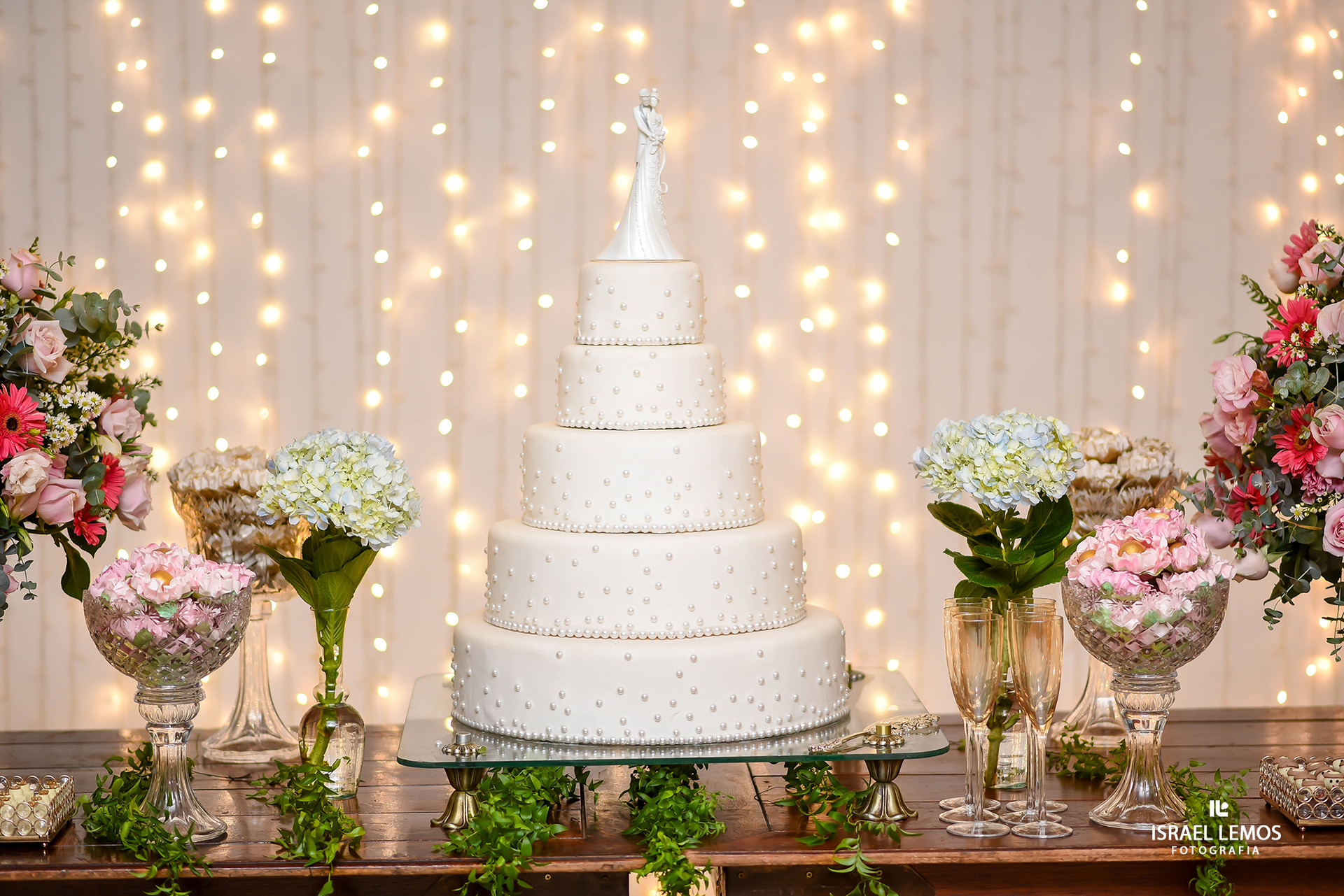 Iluminação Aconchegante: Velas e Luzinhas para um Ambiente Romântico - inspiração 1