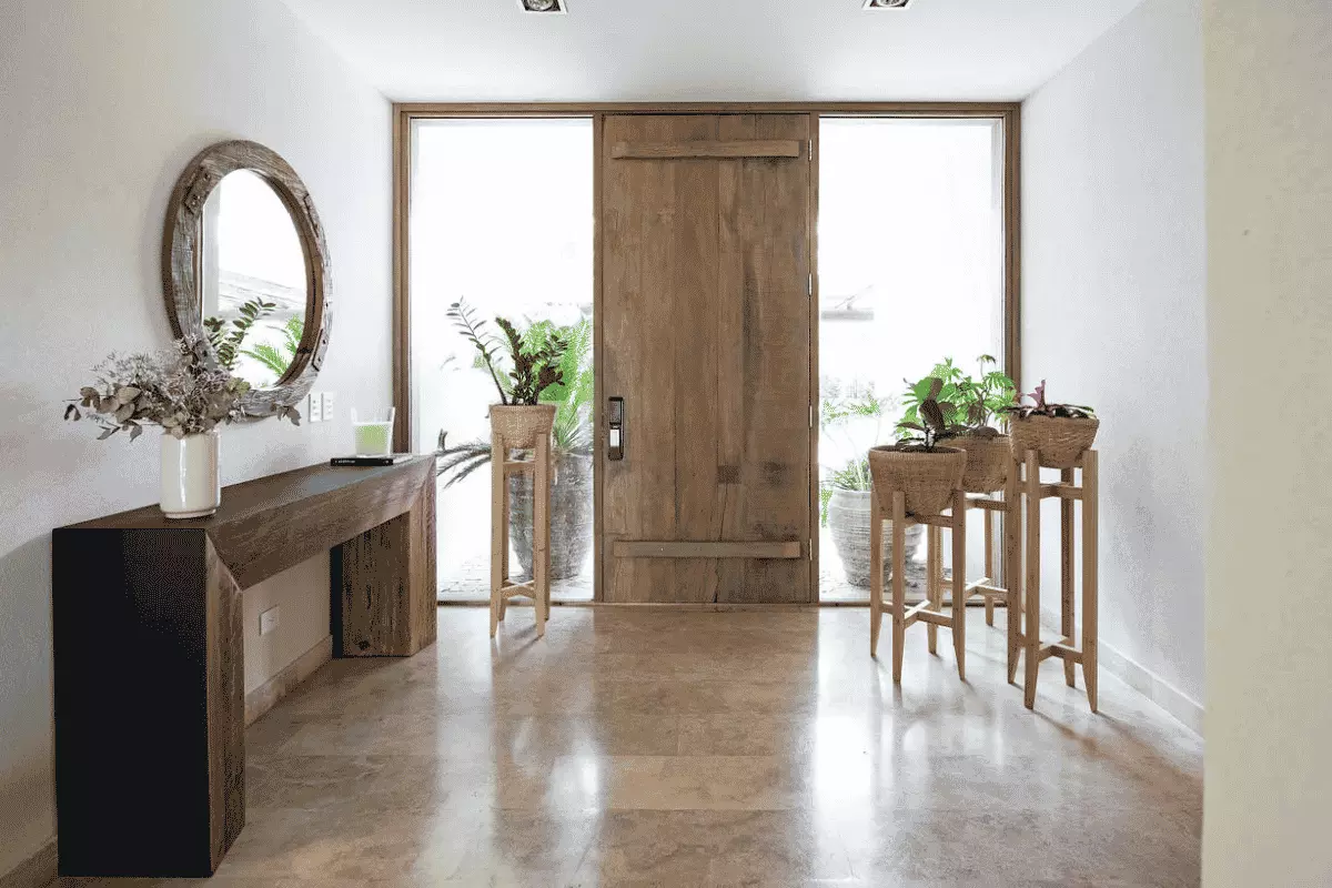 Hall com Espelhos: Ampliando e Iluminando com Estilo - inspiração 2