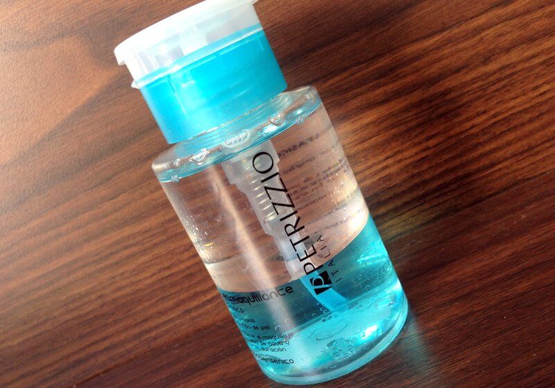 Dica 6: Atenção Especial à Área dos Olhos: Diga Adeus aos Resíduos! - inspiração 3