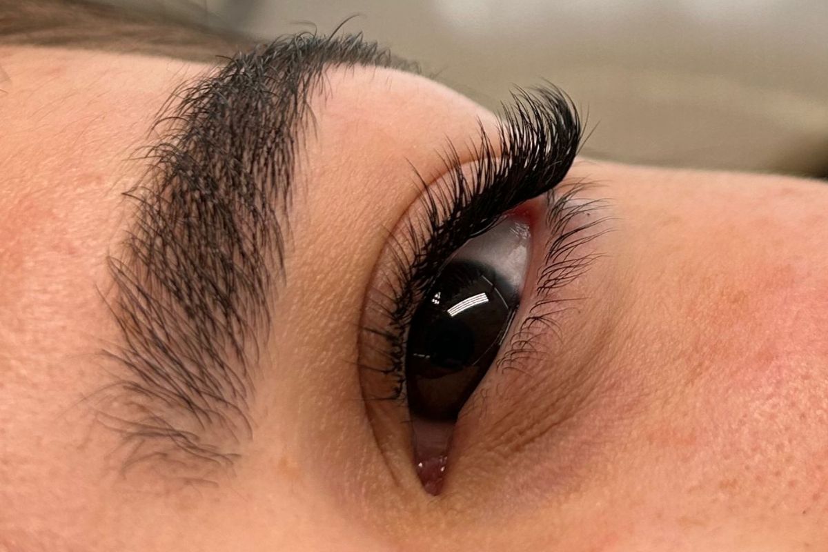 Óleo de Rícino: Nutrição Natural para Cílios Fortes - inspiração 2