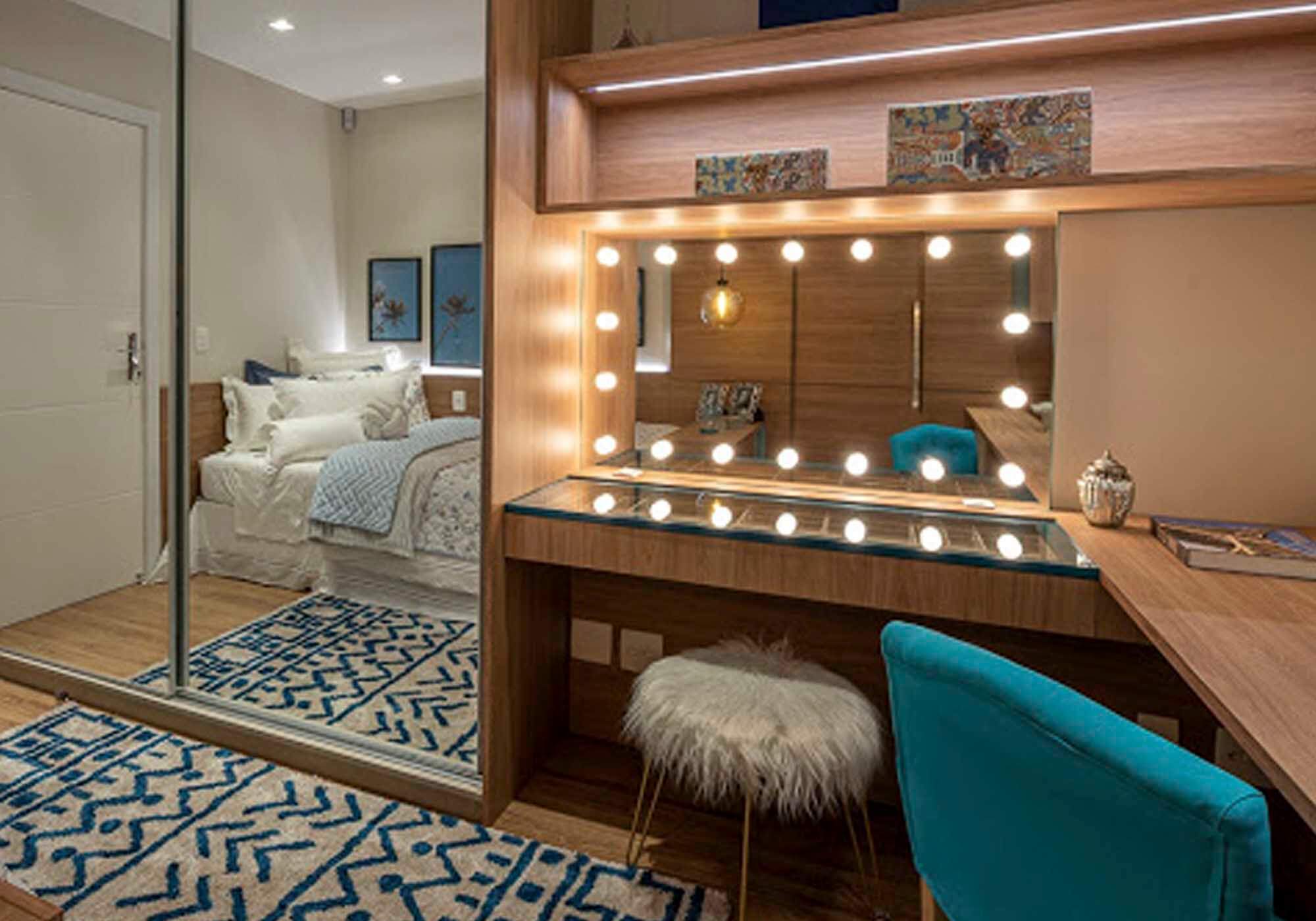 Sua Make On-The-Go: Maletas com Espelho LED - inspiração 1