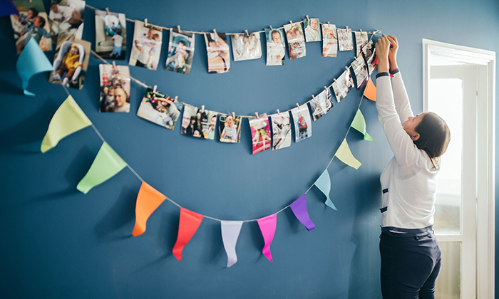 Varal de Fotos com Iluminação Indireta: Criando Ambientes Aconchegantes - inspiração 3