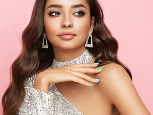 Iluminador Líquido Bronzeado: Para um Look de Deusa Solar - inspiração 3