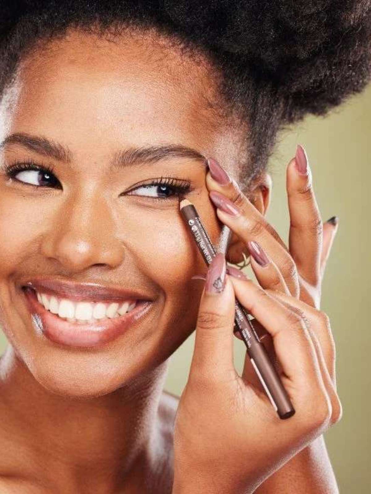 Lápis Colorido Por Baixo: Crie Um Olho Preto Moderno e Divertido - inspiração 2