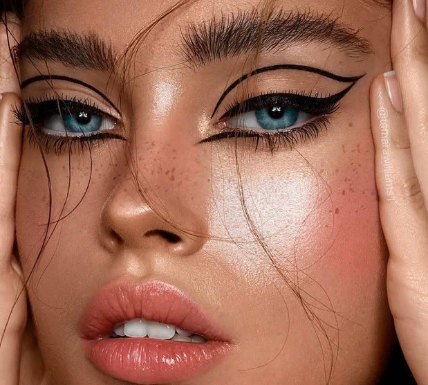 Truque Para Aumentar os Olhos: Use Lápis Preto na Linha Superior e Nude na Inferior - inspiração 1