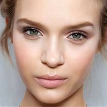 Iluminador Estratégico: Glow na Medida Certa - inspiração 1