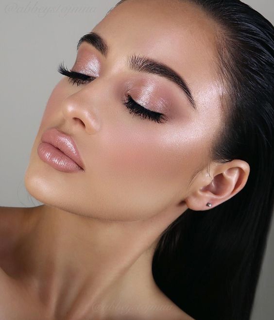 Batom Vermelho Matte: Elegância e Poder nos Seus Lábios - inspiração 3