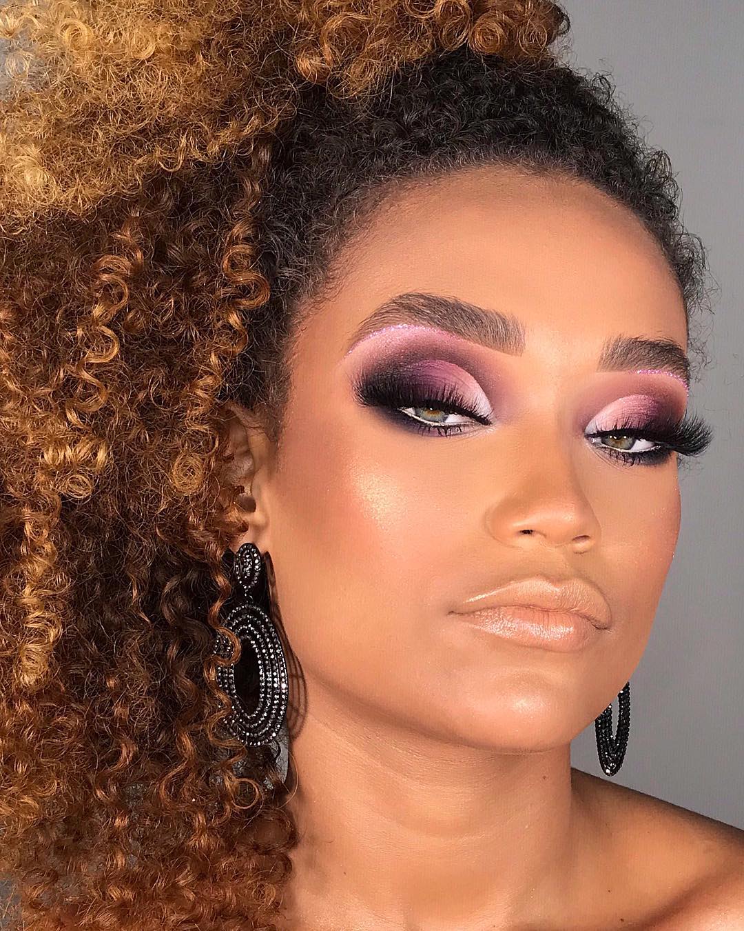 Glam Glow: Pele iluminada e lábios nude - inspiração 3