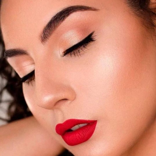 Smokey Eyes Repaginado: Cores vibrantes para ousar - inspiração 1