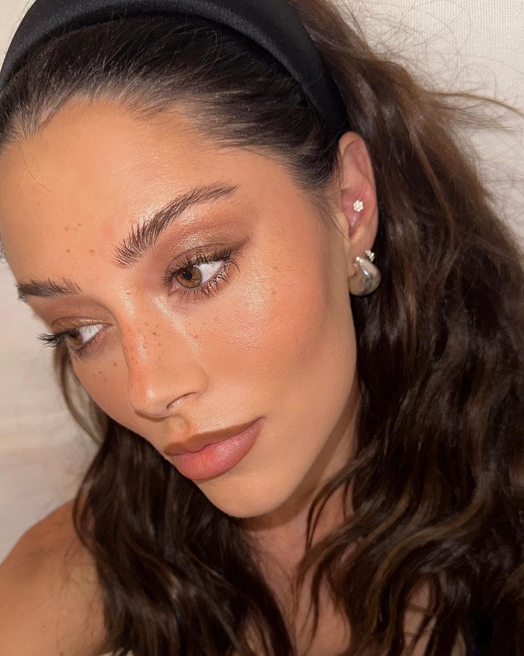 Dica 7: Contorno e Iluminação: Esculpindo o Rosto Sem Complicações - inspiração 1