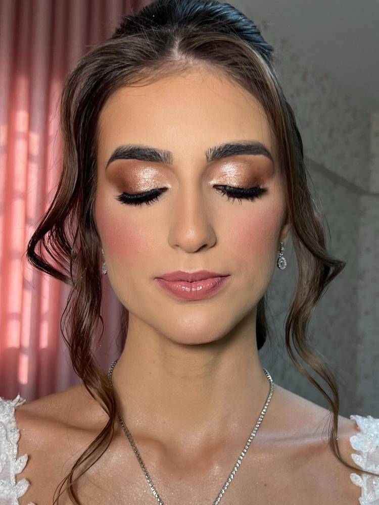 Estilo Glamour Moderno: Ouse com Sofisticação e Brilho - inspiração 1