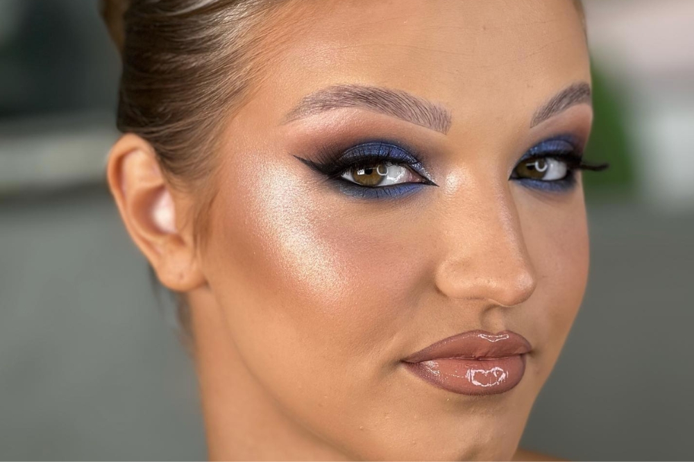 Olho Tudo, Boca Nada: Destaque Seu Olhar com Batom Nude - inspiração 3