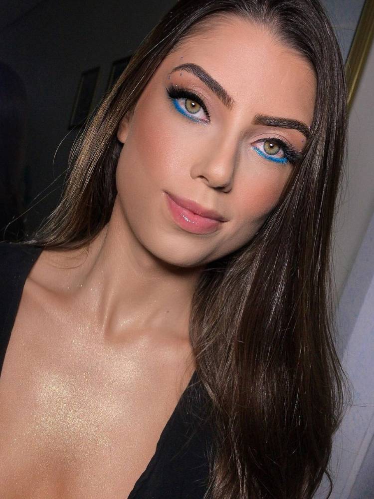 Ponto de Luz no Canto Interno: Ilumine e Aumente Seus Olhos Instantaneamente - inspiração 3