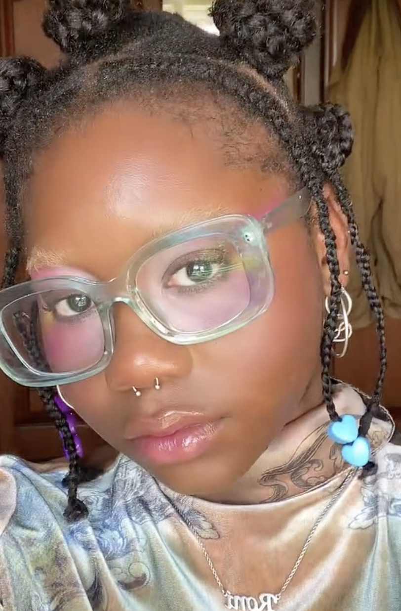 Sobrancelhas Impecáveis: A Moldura Que Valoriza Seu Olhar Acima dos Óculos - inspiração 3