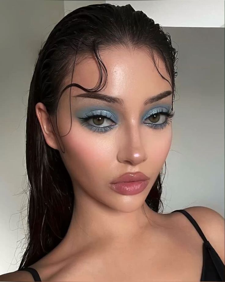 Olhos Despertos: Tons Neutros e Máscara de Cílios - inspiração 2