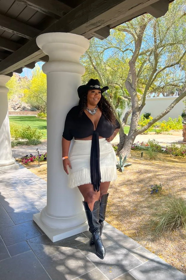 Mix de Texturas: Uma Combinação Ousada e Fashionista - inspiração 3