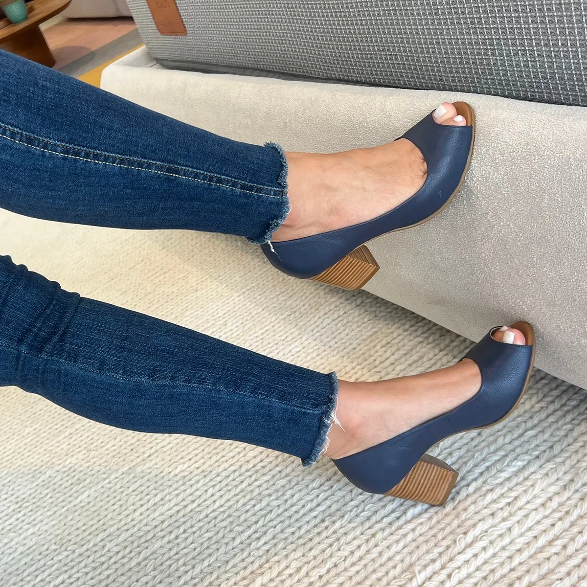 Peep Toe Anabela: Para Alongar a Silhueta Com Leveza - inspiração 2