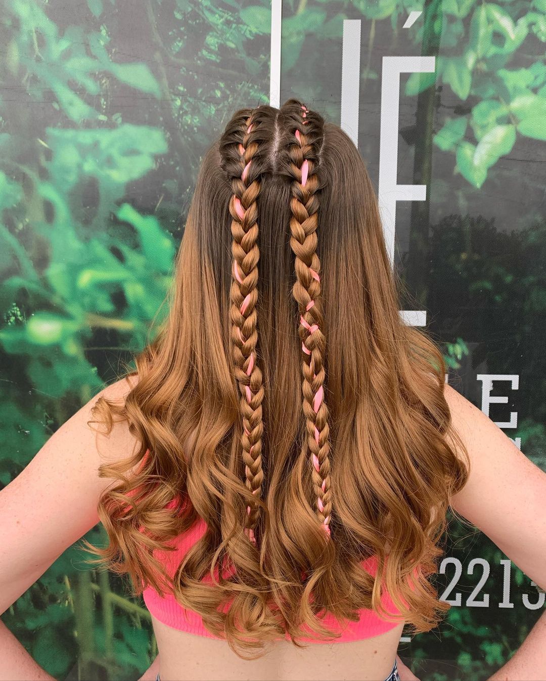 Coque Trançado: Elegância e Praticidade em um Só Penteado - inspiração 3