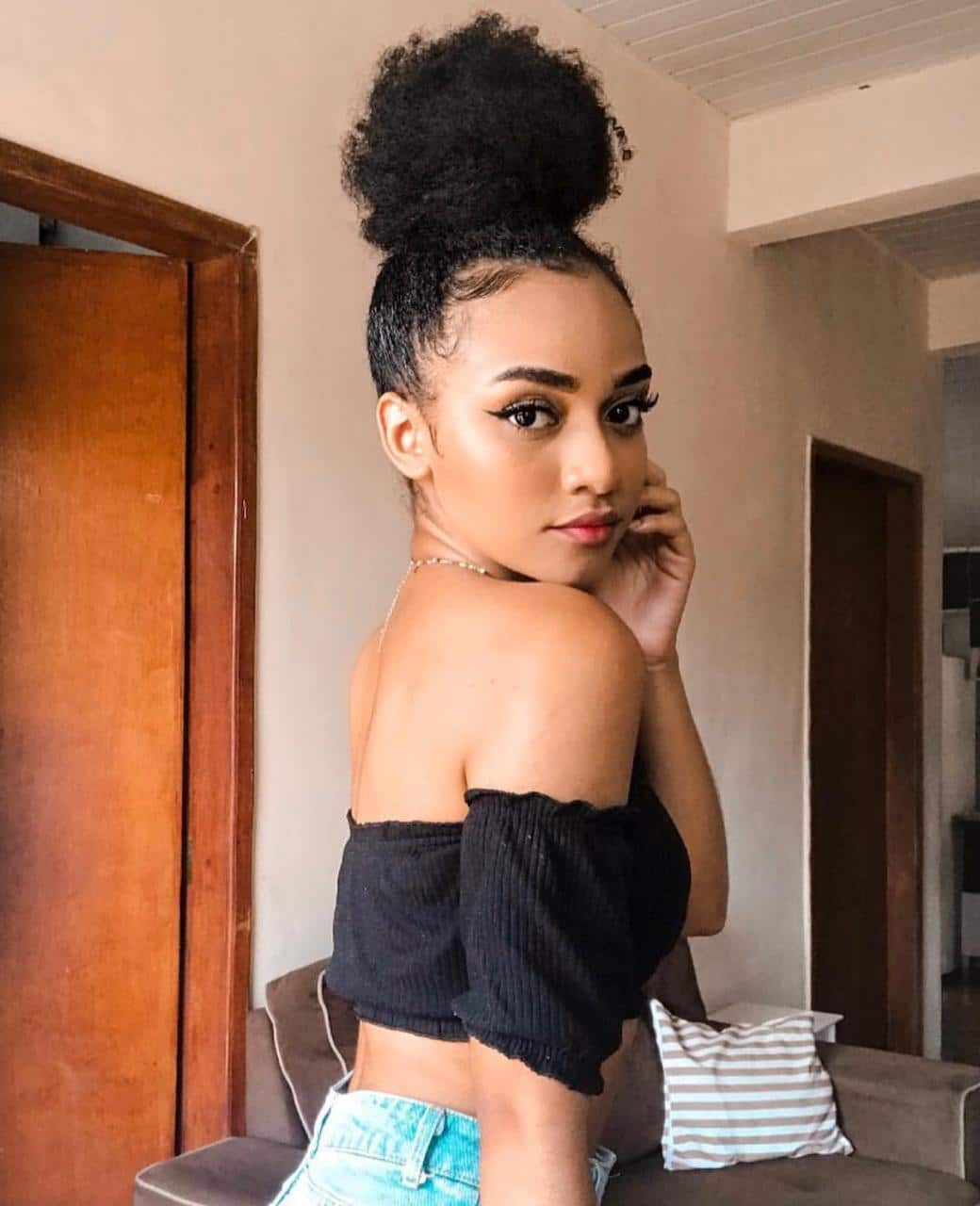 Afro Puff Turbinado: Acessórios que fazem a Diferença - inspiração 3