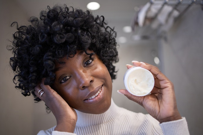 Erros Comuns: Excesso de Protetor Solar – Menos é Mais, Amiga! - inspiração 1