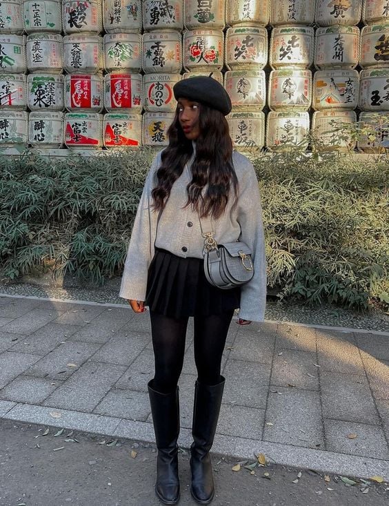 Look Moderno: Calça Skinny, Camisa Oversized e Coturno - inspiração 1