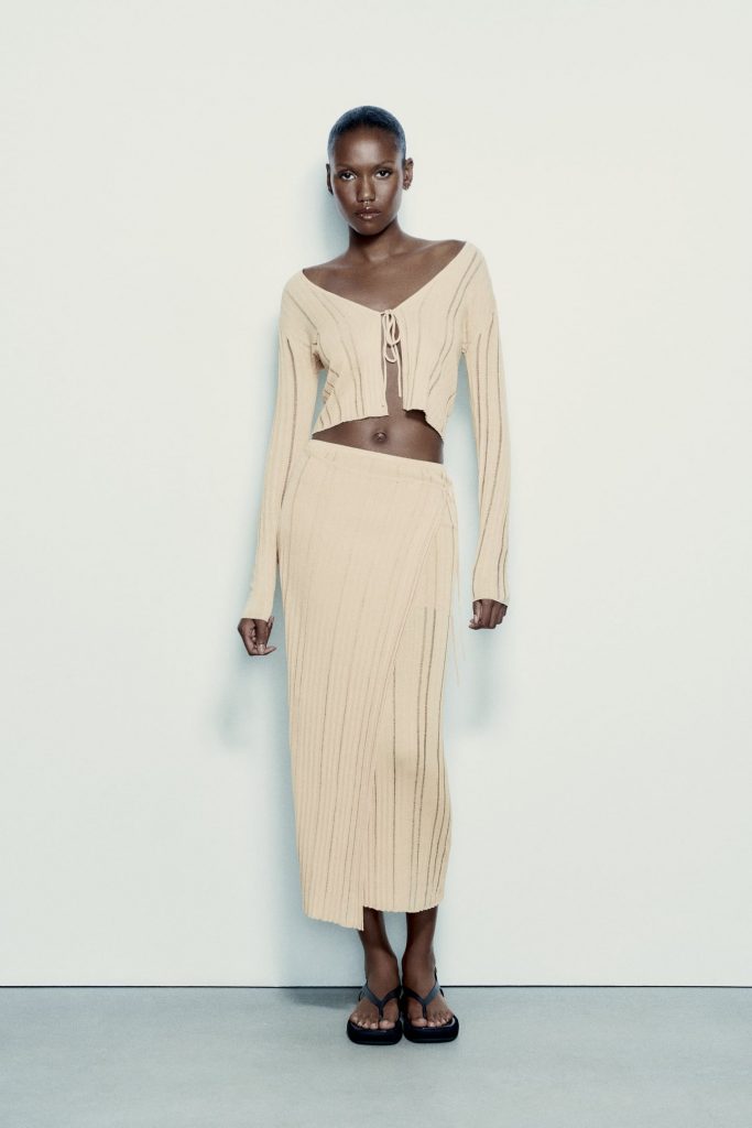 Saída de Praia Glamourosa: Proteção com Estilo - inspiração 3