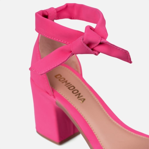 Anabela com Salto Bloco: O Conforto da Anabela com o Estilo do Bloco - inspiração 3