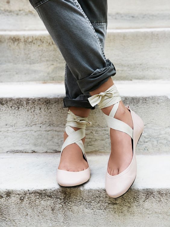 Sapatilha Holográfica: O Futuro Fashion aos Seus Pés - inspiração 2