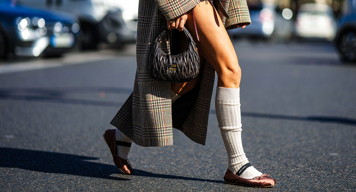 Sapatilha com Aplicações: Pedrarias, Laços e Bordados que Encantam - inspiração 2