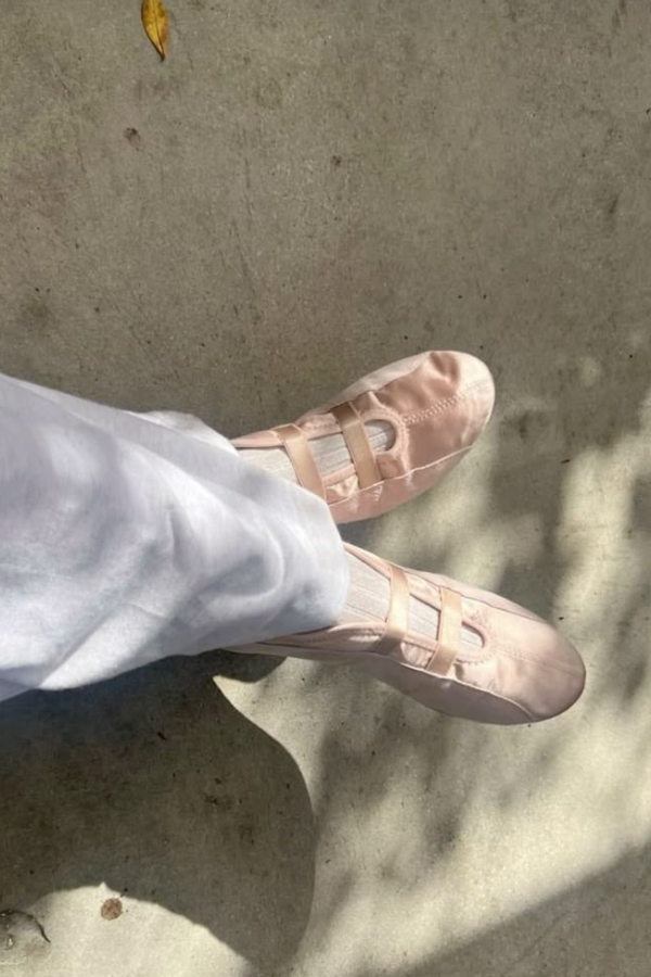 Duas Cores: O Contraste Vibrante que Moderniza o Look - inspiração 1