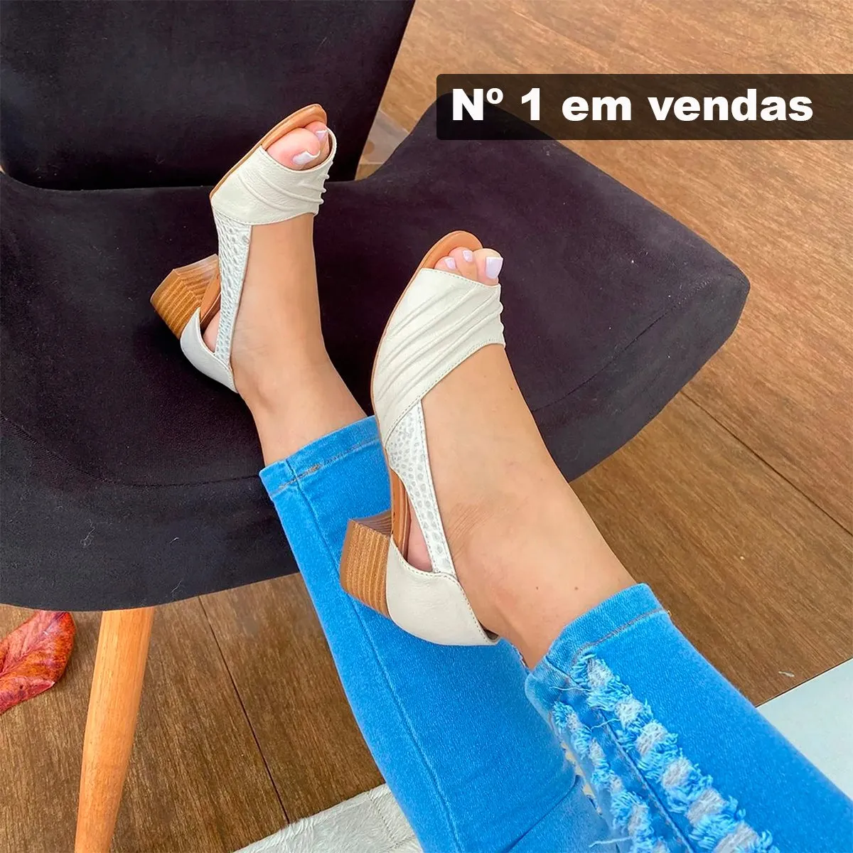 Rasteirinhas com Pedraria: Elegância Descomplicada para os Dias Quentes - inspiração 1