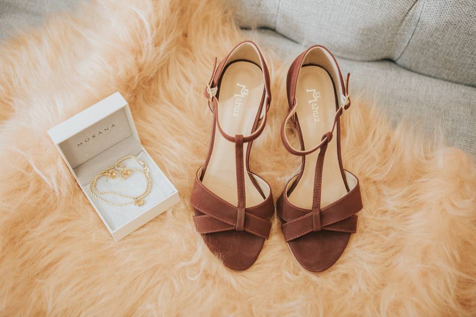 Clogs em Camurça: Uma Aposta Nostálgica com Toque Moderno - inspiração 2