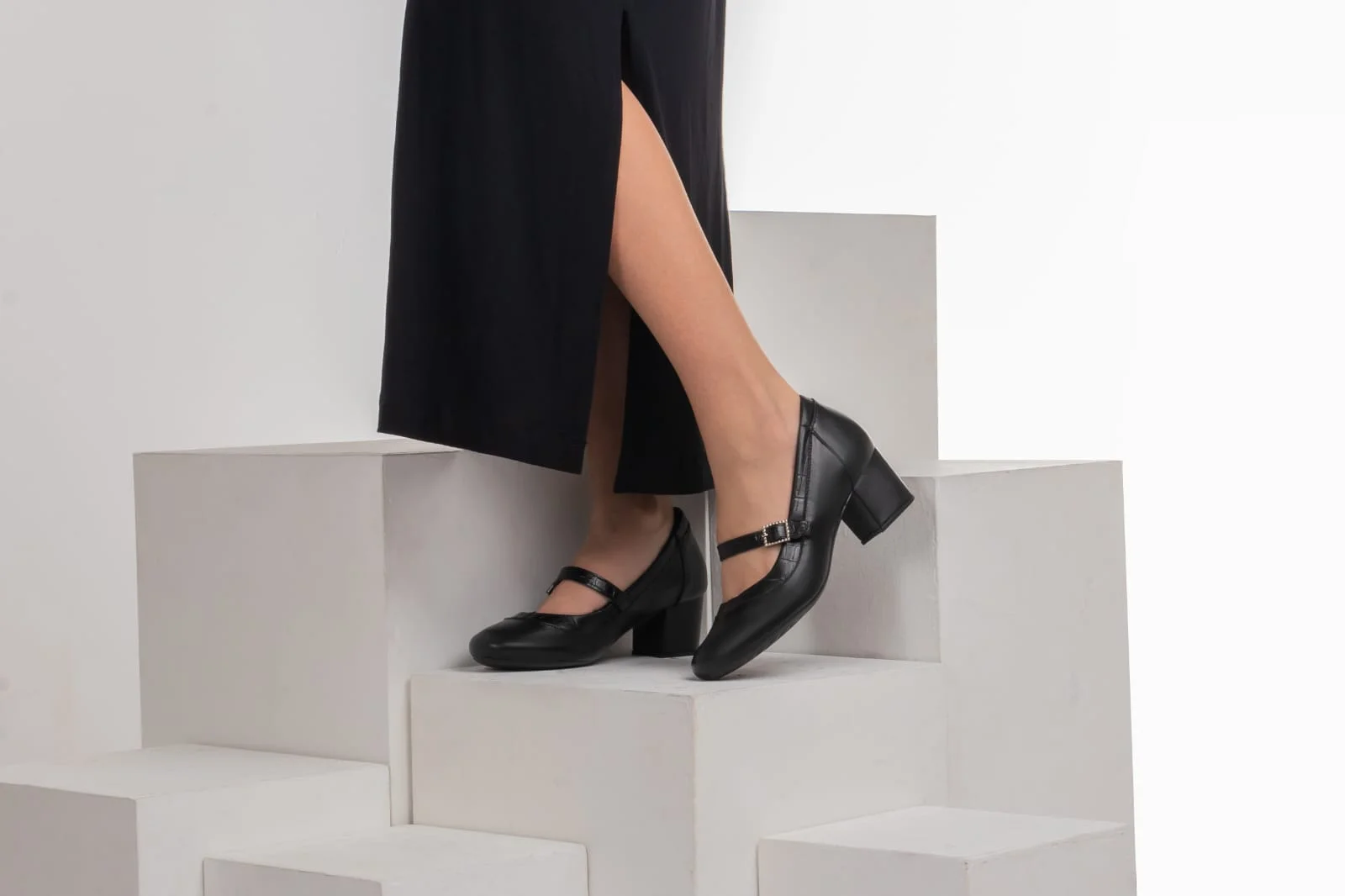 Scarpin Alongado: O Poder da Silhueta Refinada aos Seus Pés - inspiração 1