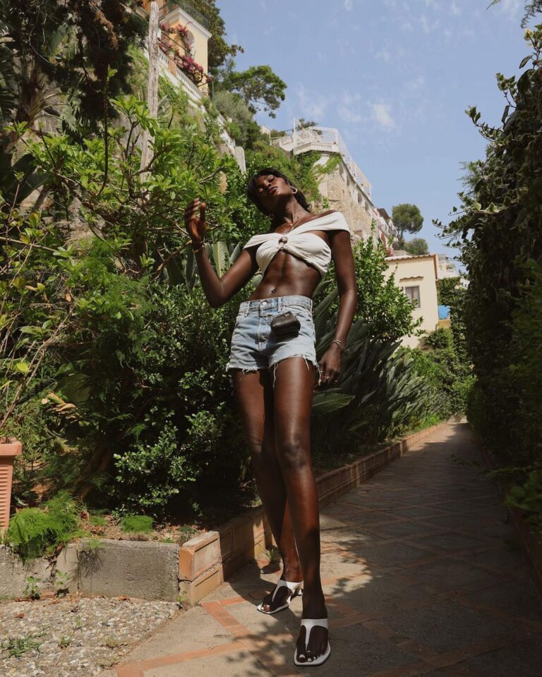 Cintura Alta: Valorizando a Silhueta com Elegância - inspiração 3