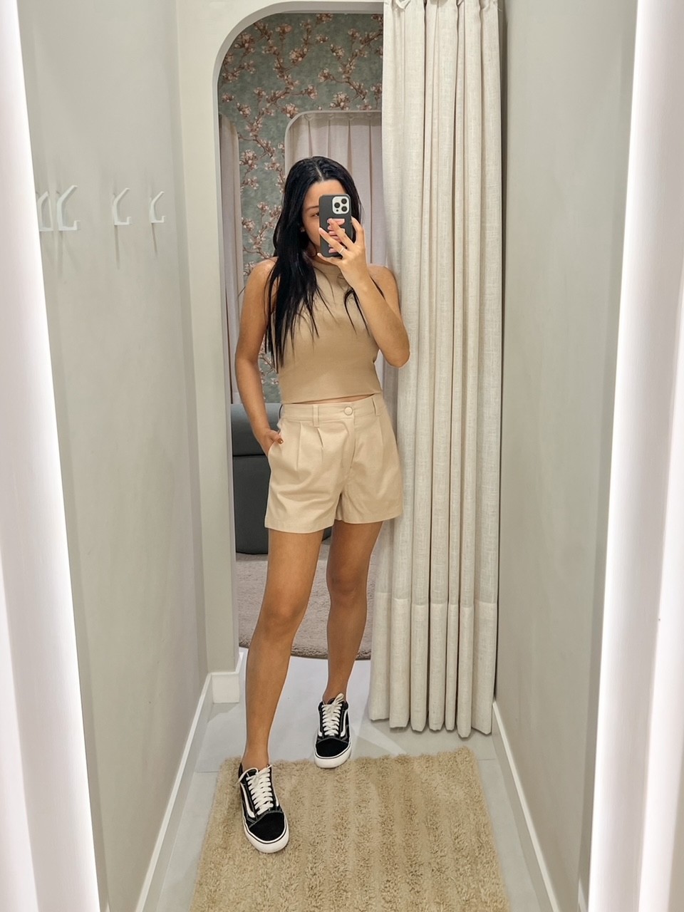 Noite de Verão: Shorts de Linho, Top Paetê e Rasteirinha - inspiração 2