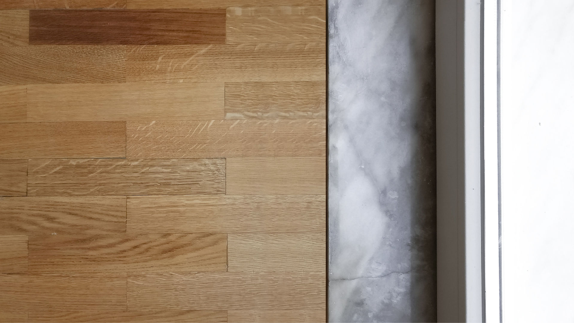 Madeira Aconchegante: Calor e Estilo para Suas Portas Internas - inspiração 1