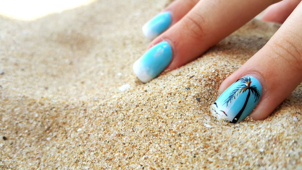 Minimalismo Chic: A Elegância das Naked Nails - inspiração 3