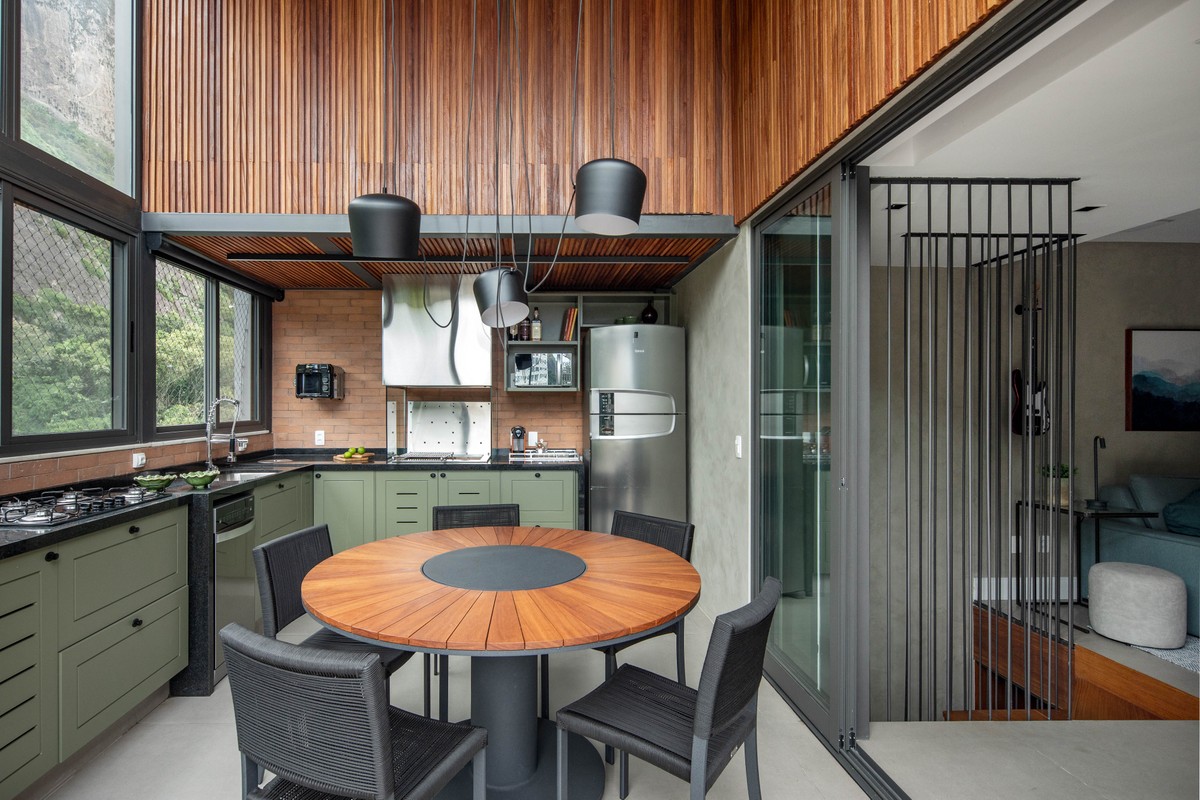 Toque Glam: A Elegância do Dourado Aliada ao Verde Musgo - inspiração 2