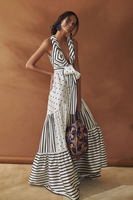 O Poder do Brilho: Vestido Longo com Bordados - inspiração 1