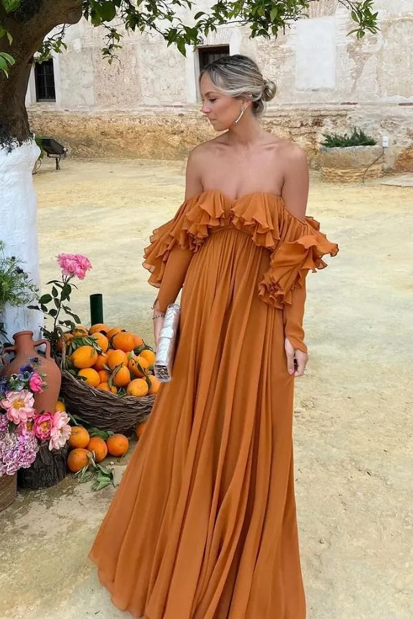 A Elegância do Cetim: Vestido Longo com Caimento Perfeito - inspiração 1
