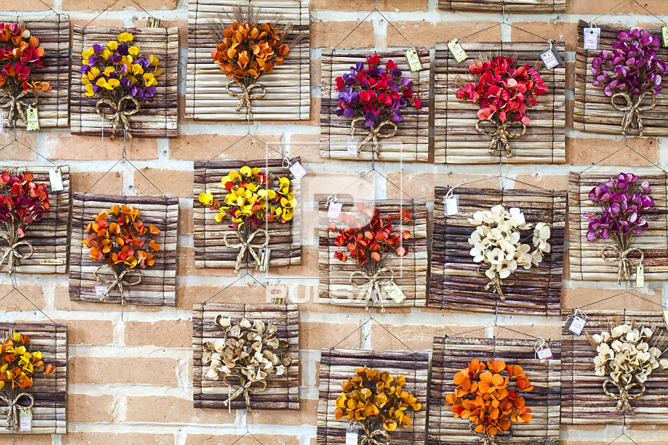 Flores de Feltro: Fofura e Cor para Projetos Divertidos - inspiração 1