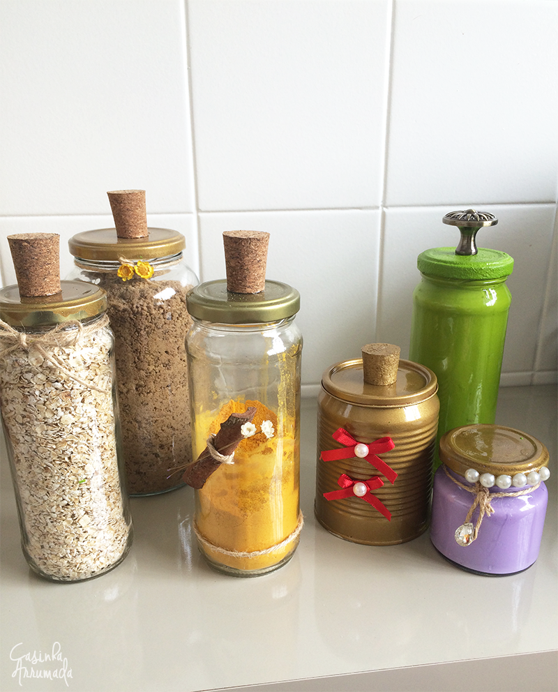 Potes decorados para guardar mantimentos na cozinha - inspiração 2